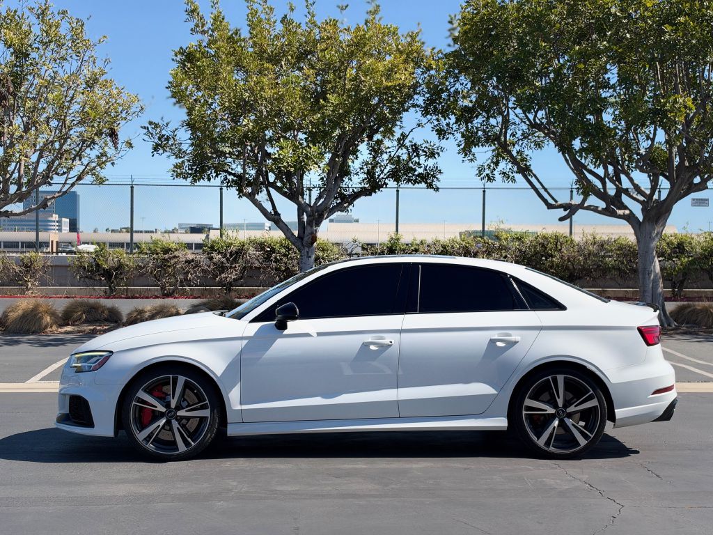 Photo 8 of this AUDI RS3