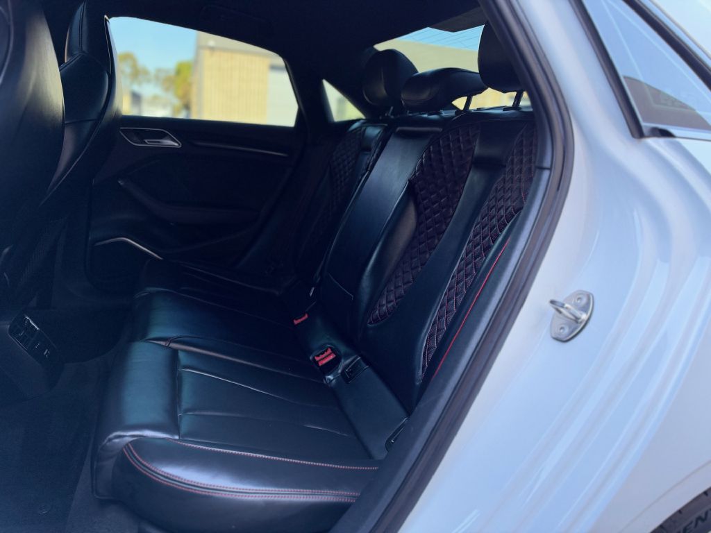 Photo 17 of this AUDI RS3