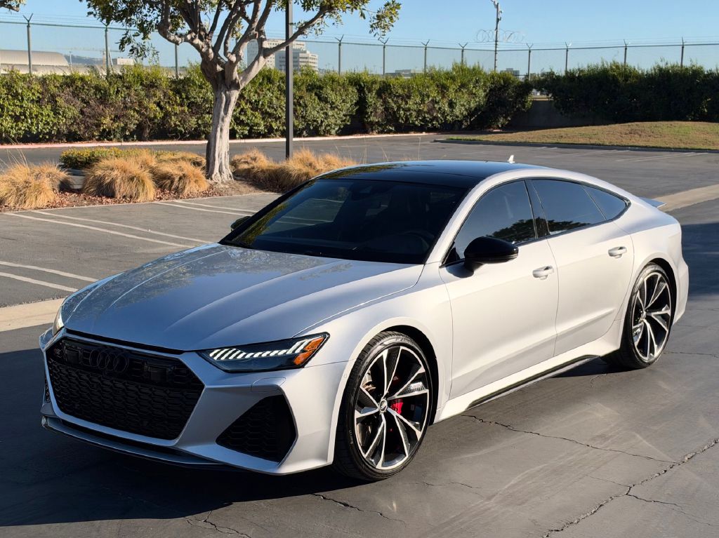 Photo 2 of this AUDI RS7