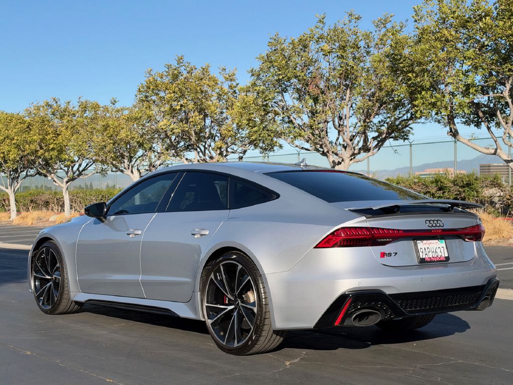 Photo 8 of this AUDI RS7