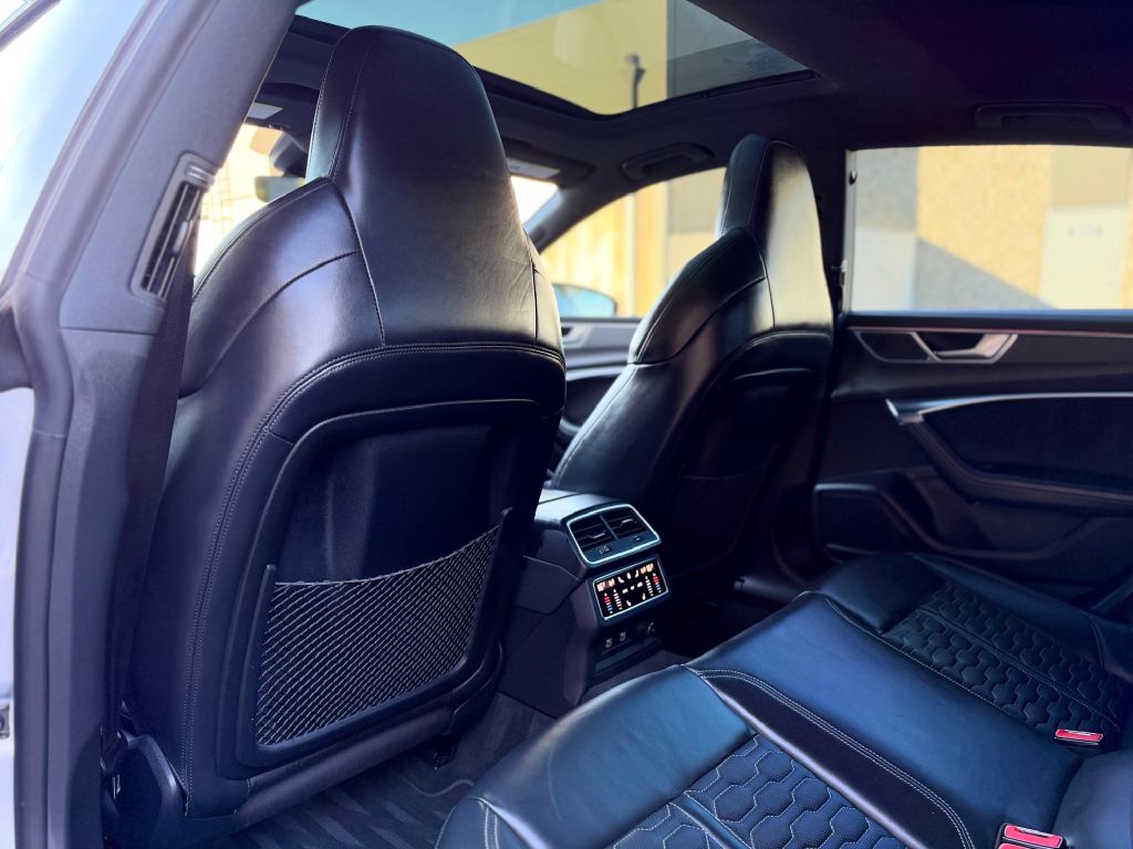 Photo 16 of this AUDI RS7