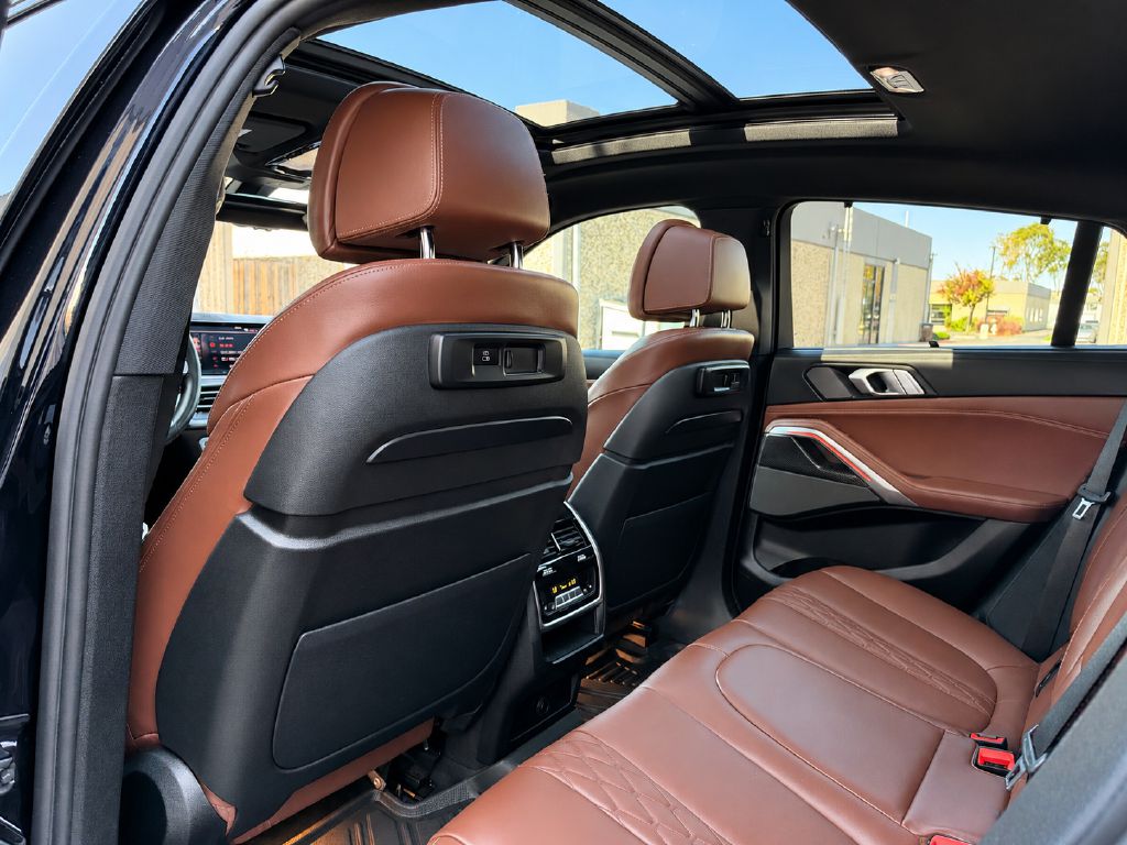Photo 15 of this BMW X6