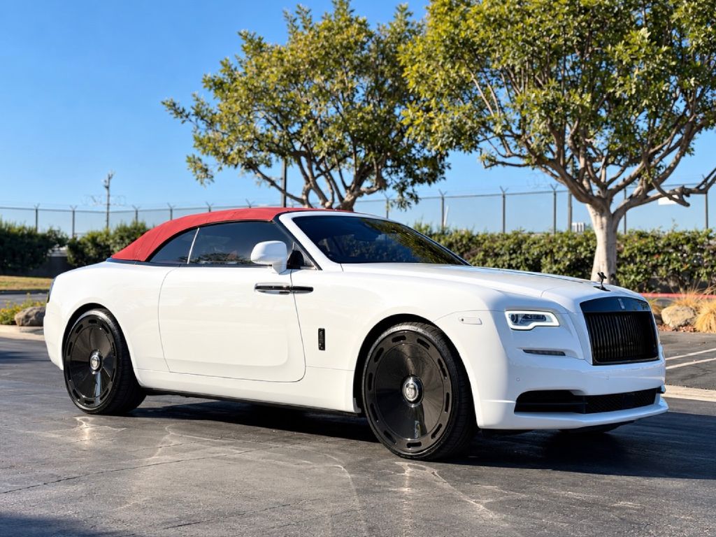 Photo 7 of this ROLLS-ROYCE DAWN