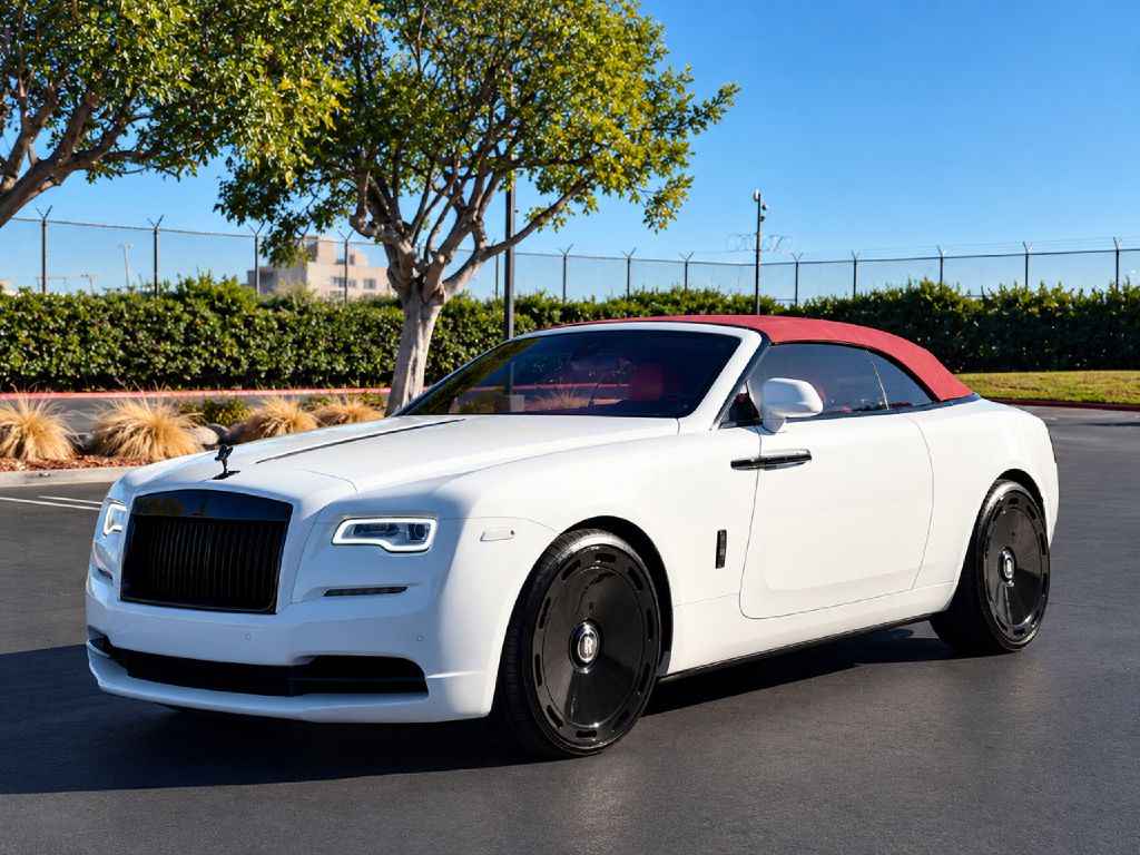 Photo 2 of this ROLLS-ROYCE DAWN