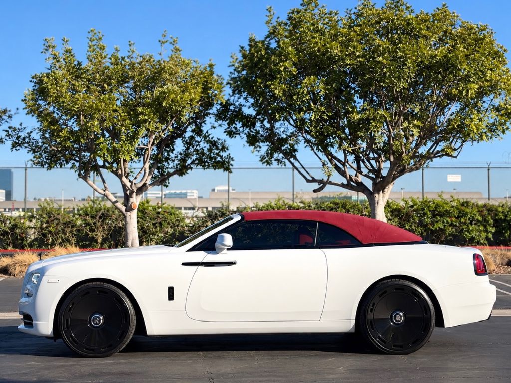 Photo 14 of this ROLLS-ROYCE DAWN