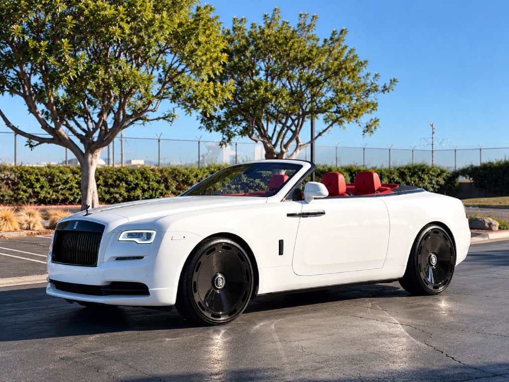 Photo 15 of this ROLLS-ROYCE DAWN
