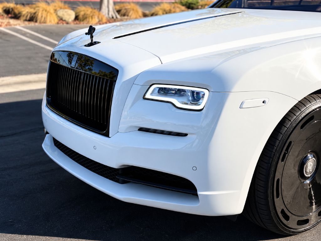 Photo 10 of this ROLLS-ROYCE DAWN