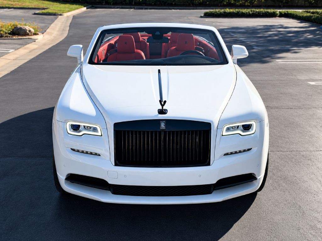 Photo 5 of this ROLLS-ROYCE DAWN