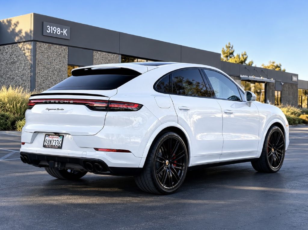 Photo 4 of this PORSCHE CAYENNE