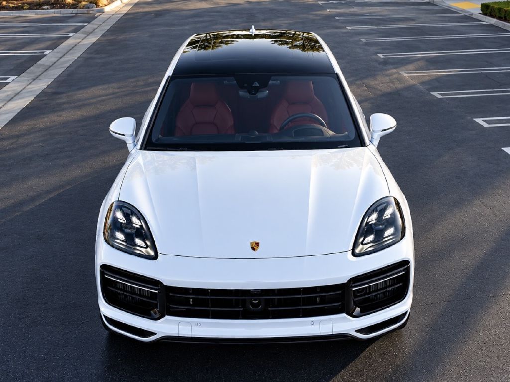 Photo 8 of this PORSCHE CAYENNE