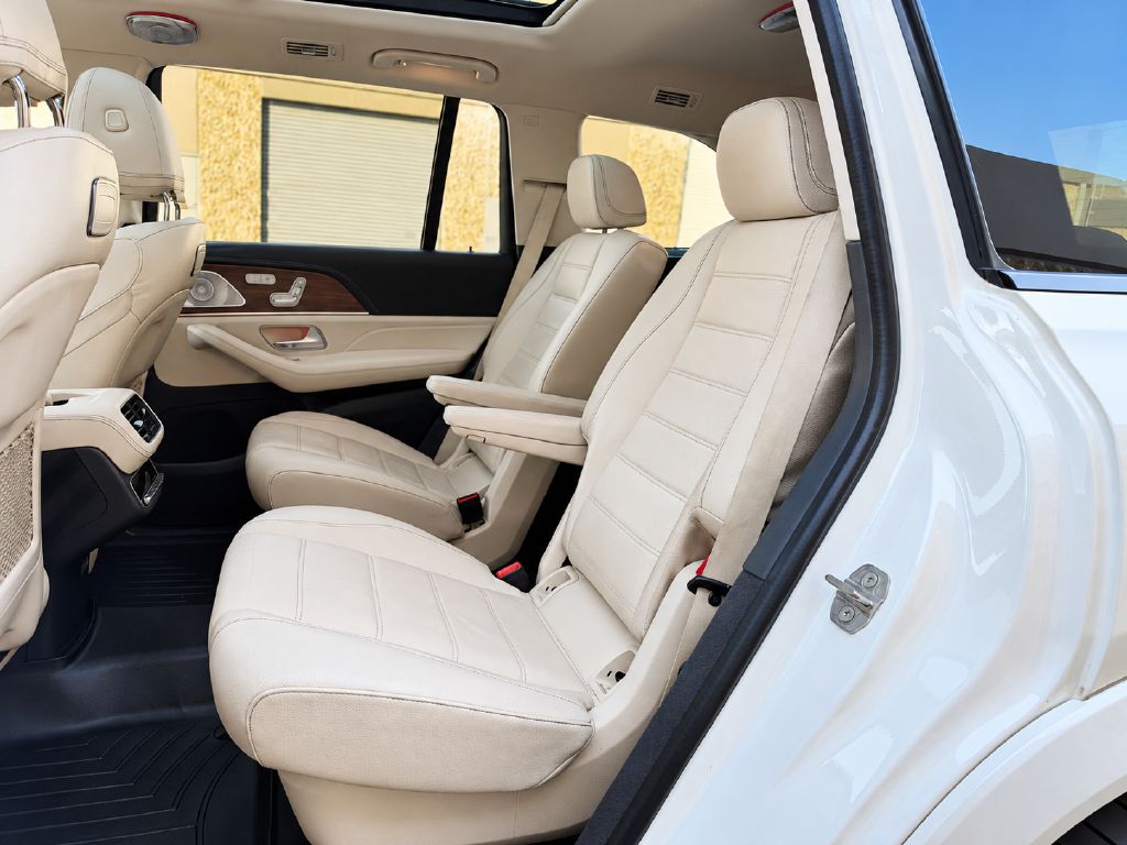 Photo 15 of this MERCEDES-BENZ GLS