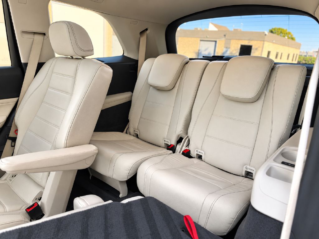 Photo 16 of this MERCEDES-BENZ GLS