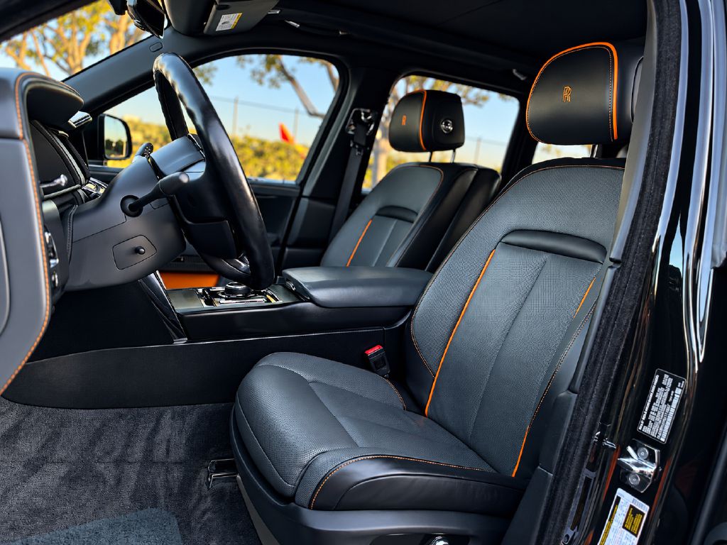 Photo 12 of this ROLLS-ROYCE CULLINAN
