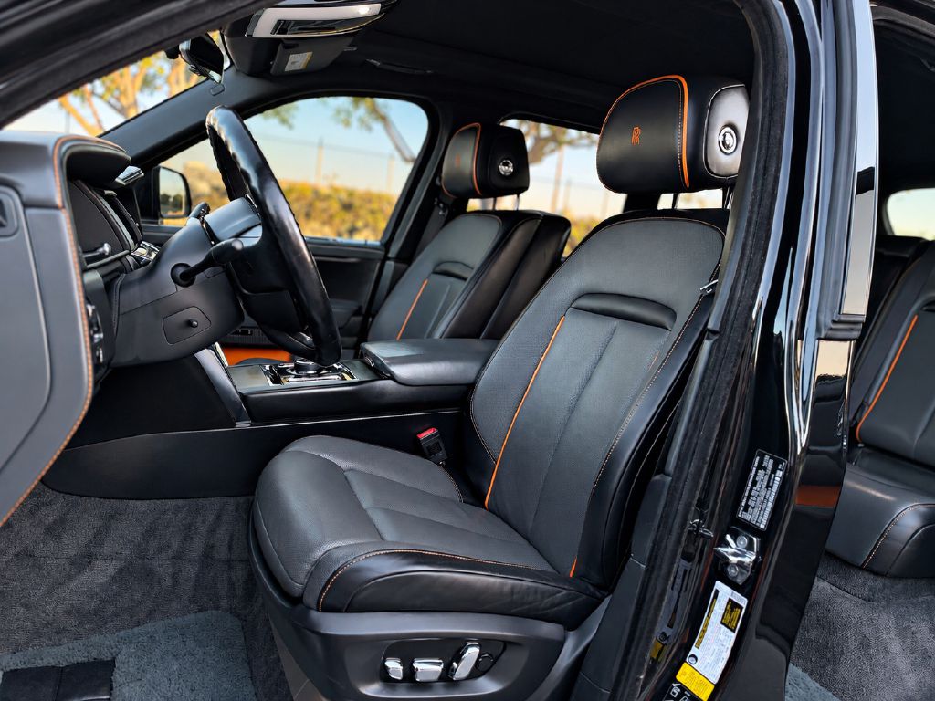 Photo 14 of this ROLLS-ROYCE CULLINAN