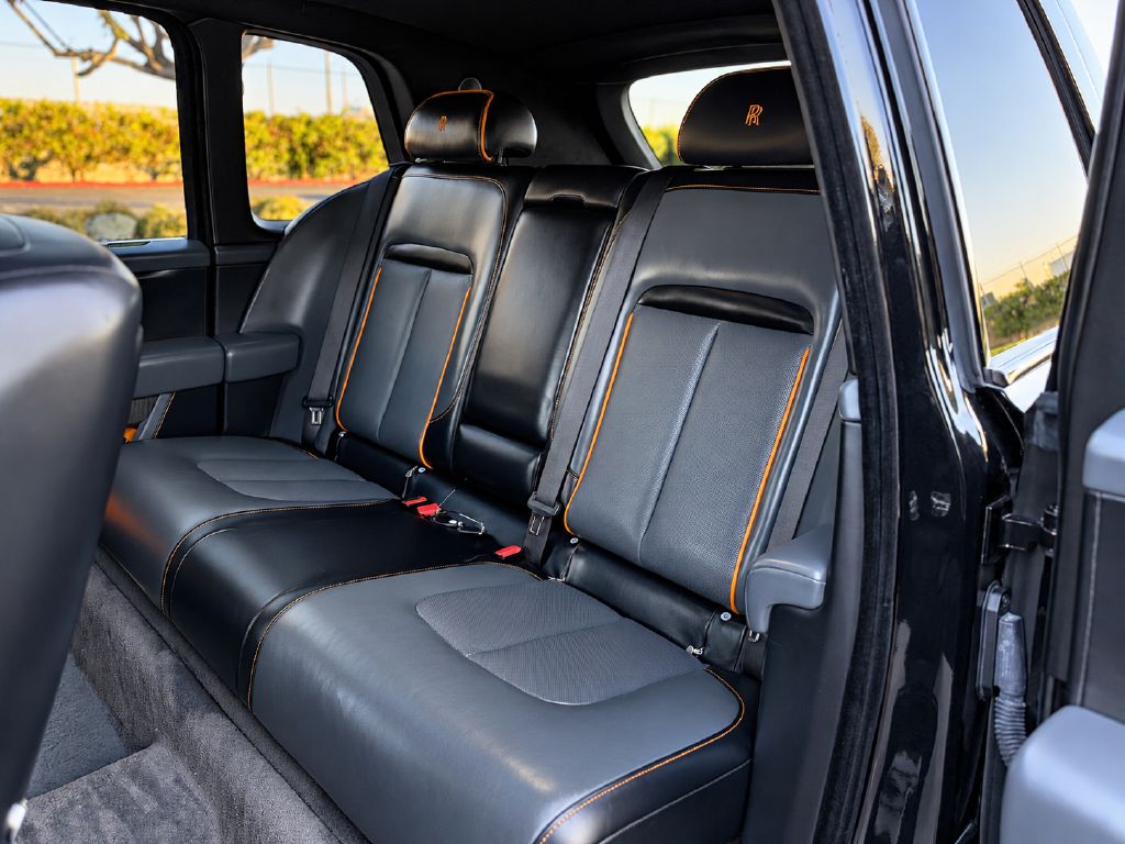 Photo 15 of this ROLLS-ROYCE CULLINAN