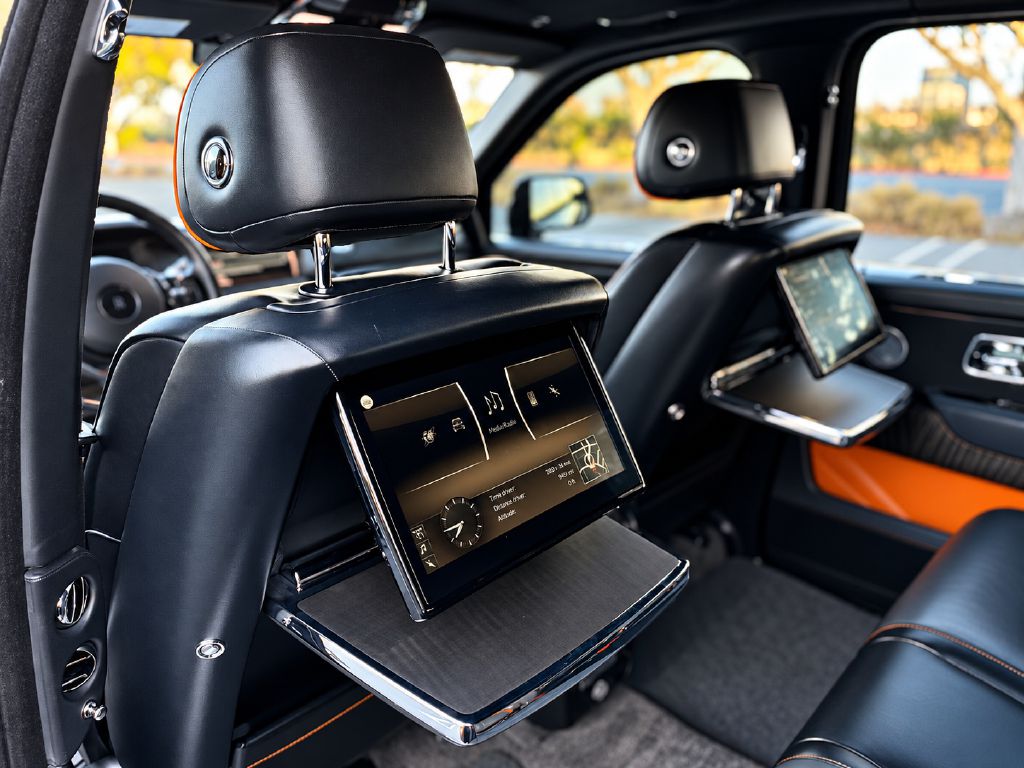 Photo 16 of this ROLLS-ROYCE CULLINAN