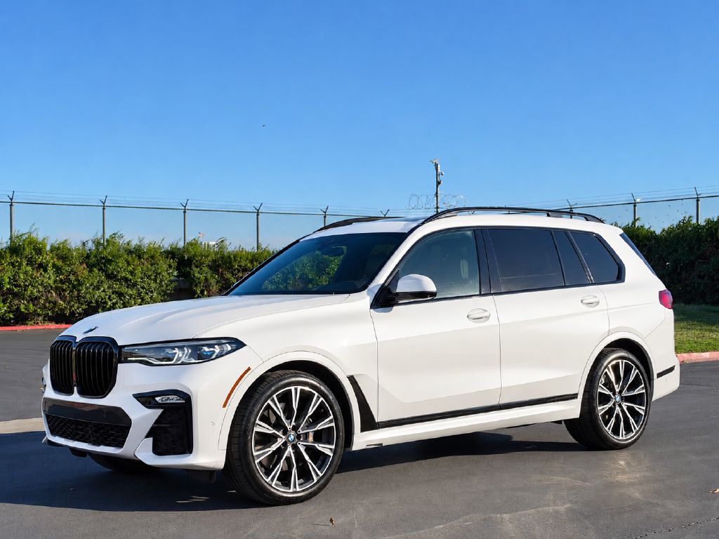 Photo 2 of this BMW X7
