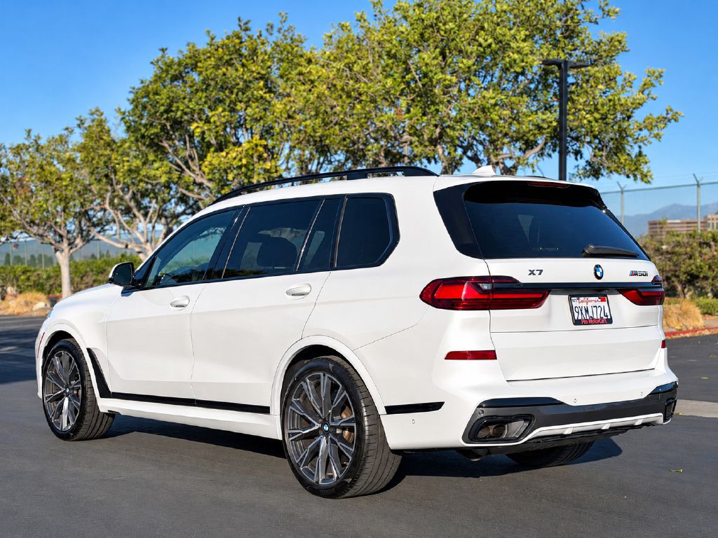 Photo 4 of this BMW X7