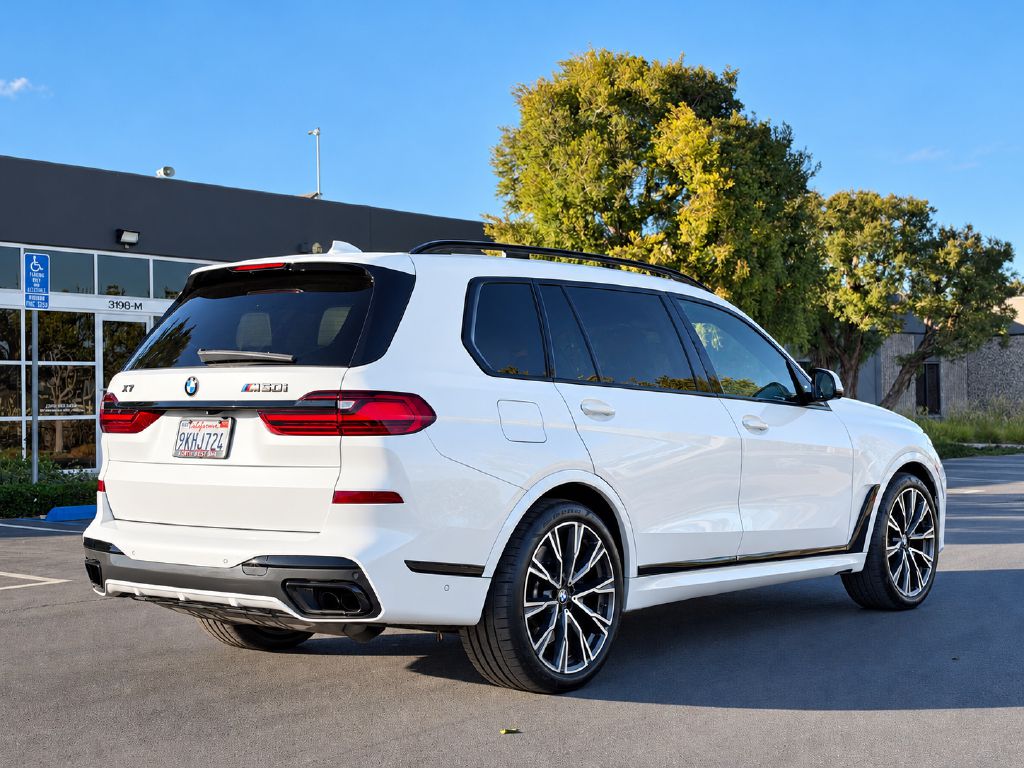 Photo 6 of this BMW X7