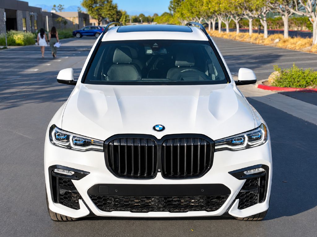 Photo 8 of this BMW X7