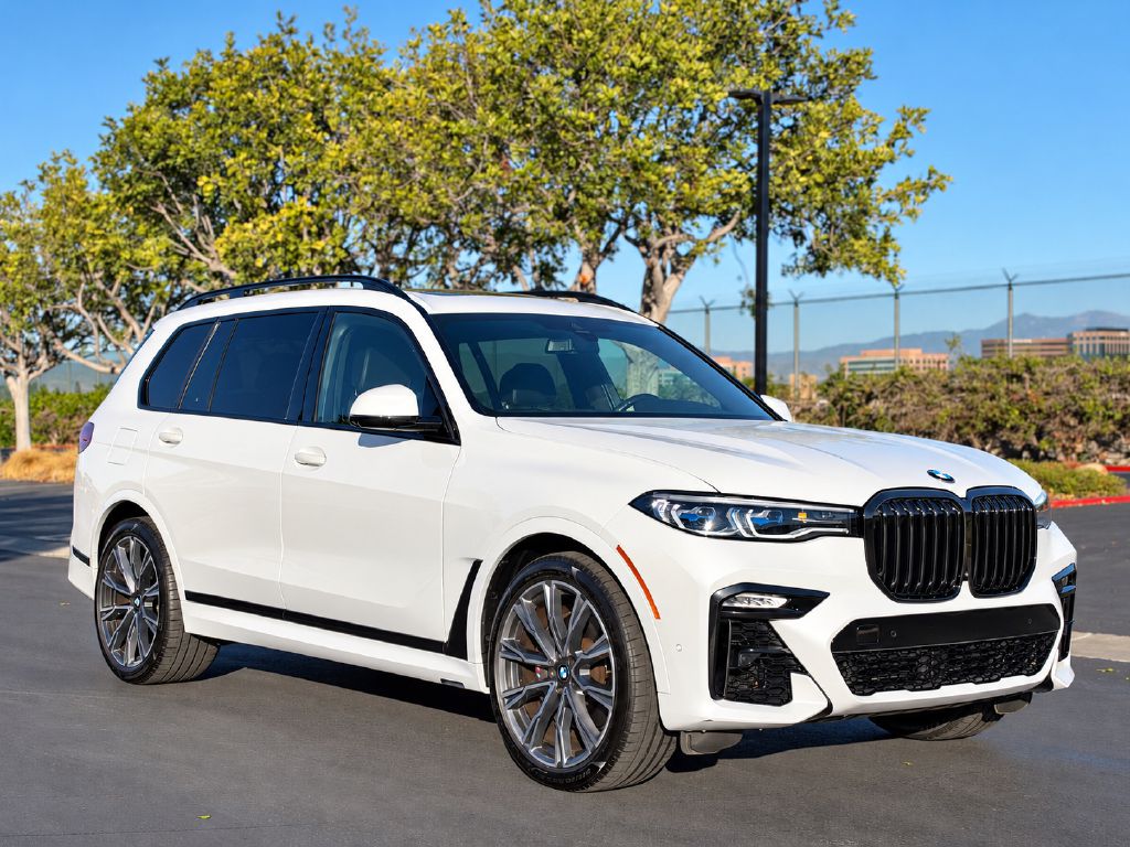 Photo 10 of this BMW X7