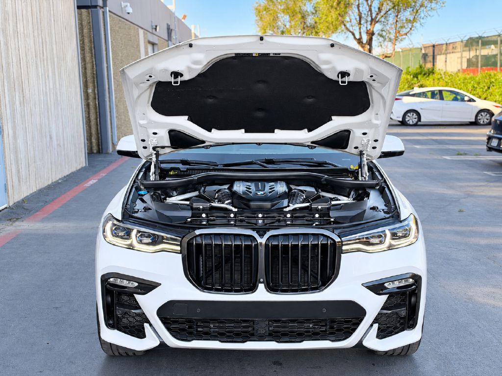 Photo 25 of this BMW X7