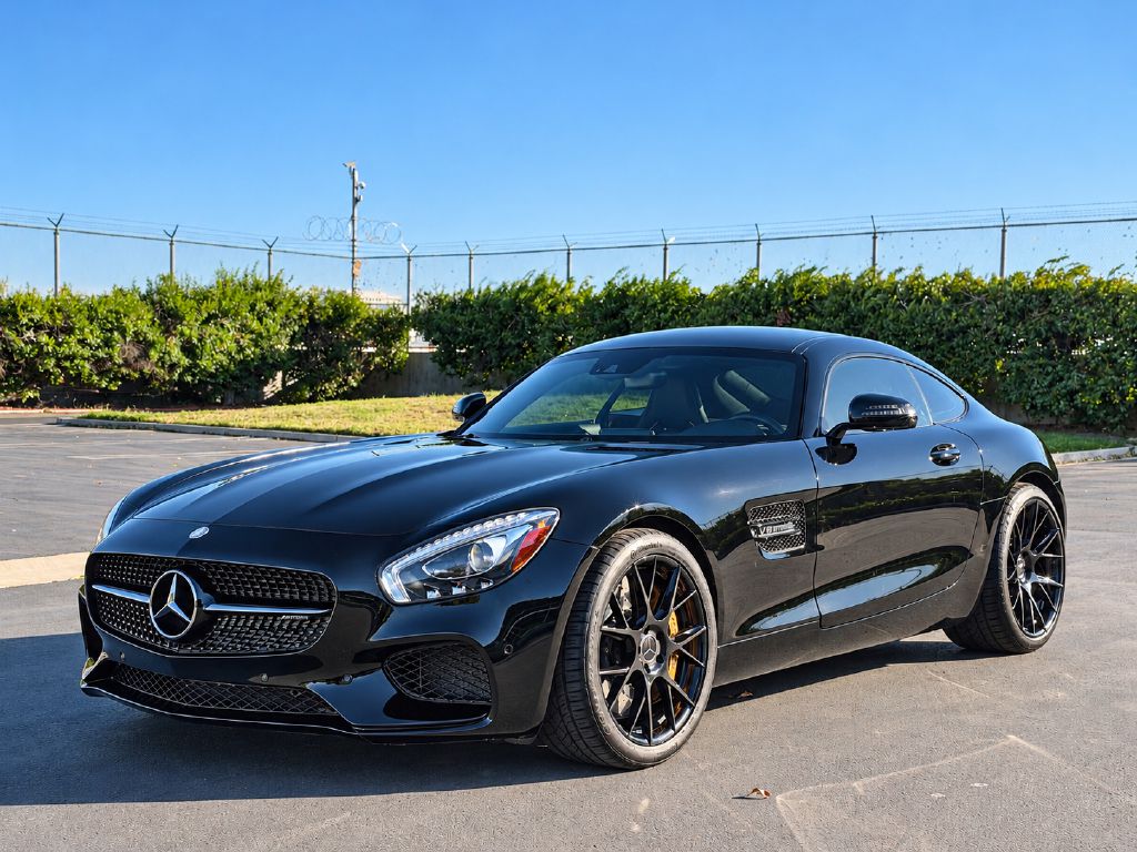 Photo 2 of this MERCEDES-BENZ AMG GT
