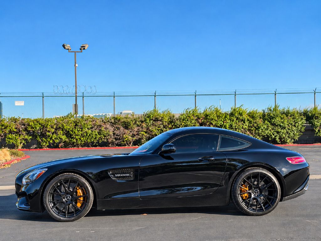 Photo 3 of this MERCEDES-BENZ AMG GT