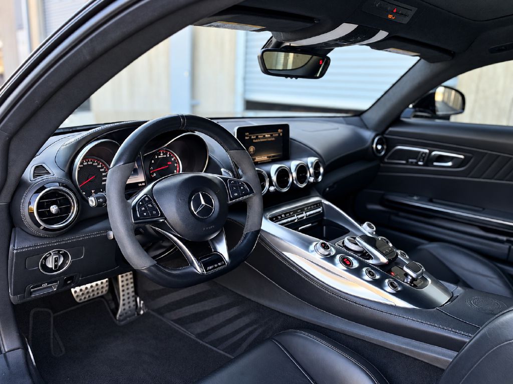 Photo 12 of this MERCEDES-BENZ AMG GT