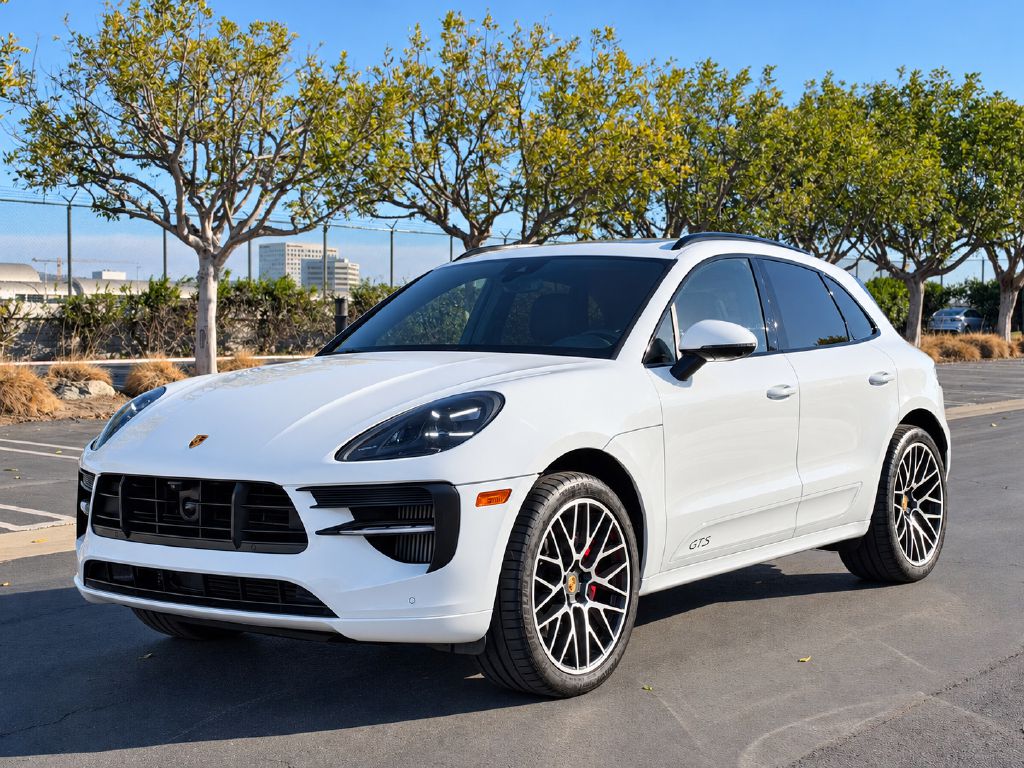 2021 PORSCHE MACAN