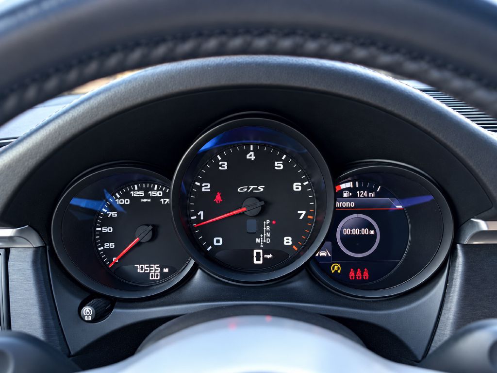 Photo 17 of this PORSCHE MACAN