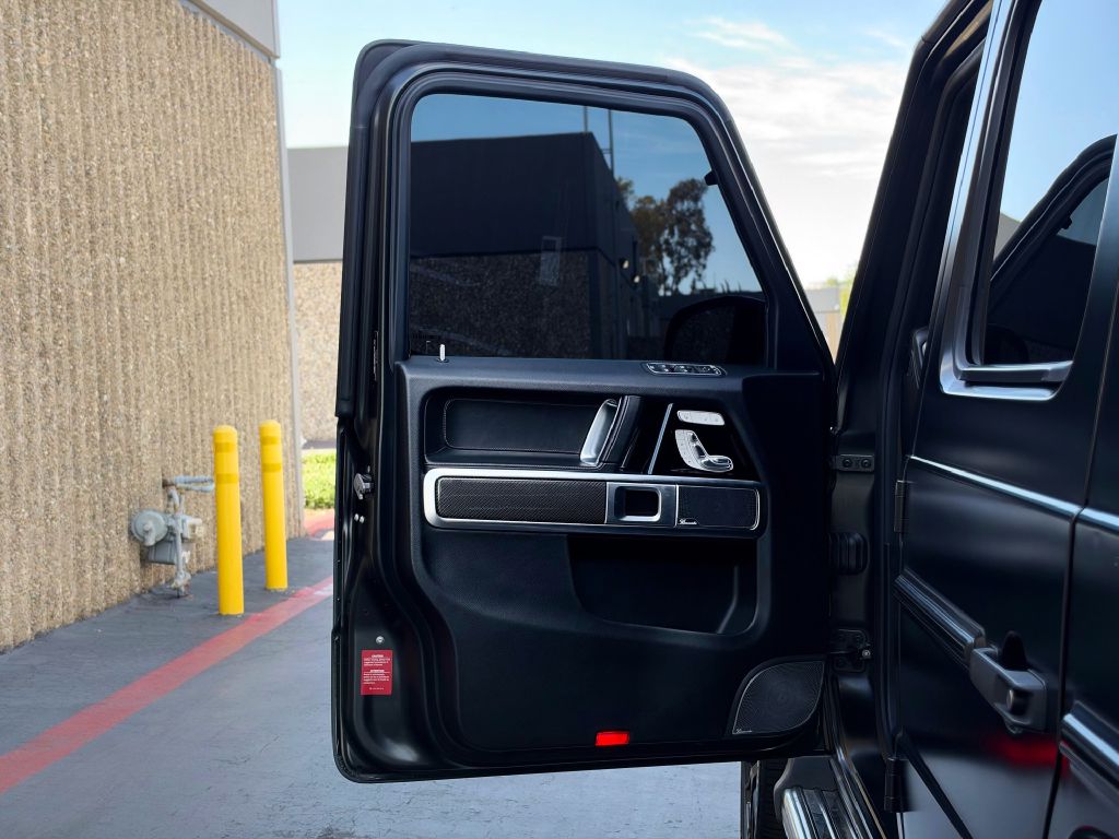 Photo 10 of this MERCEDES-BENZ G-CLASS