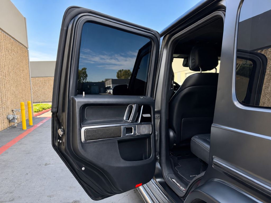 Photo 14 of this MERCEDES-BENZ G-CLASS