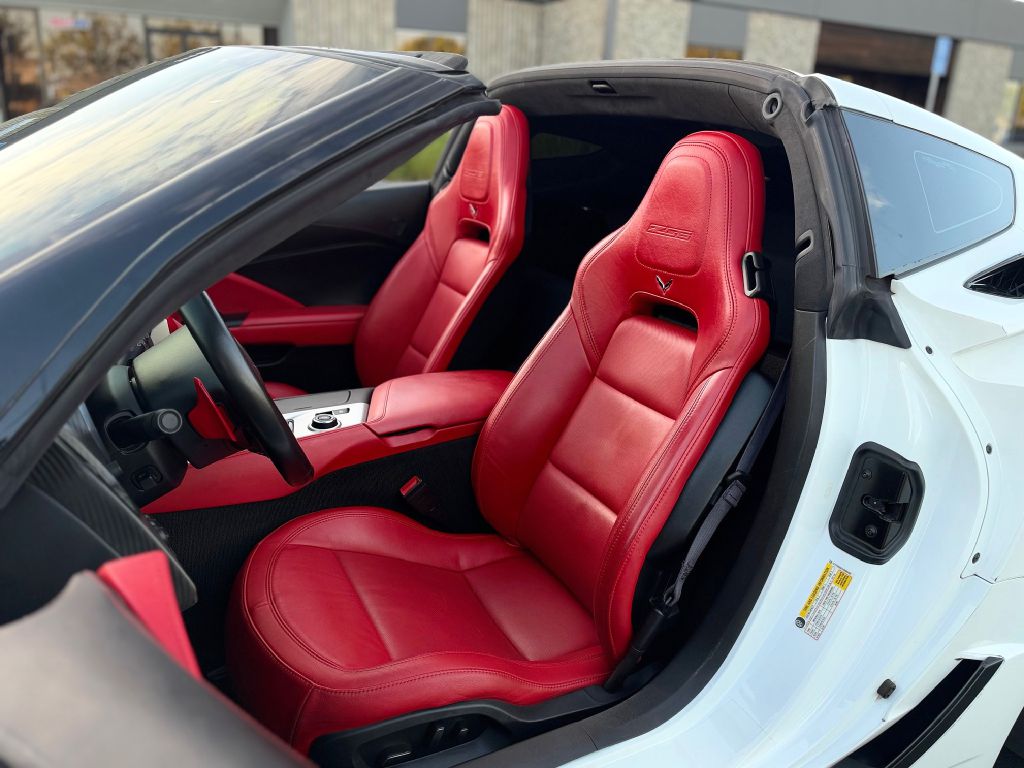 Photo 13 of this CHEVROLET CORVETTE