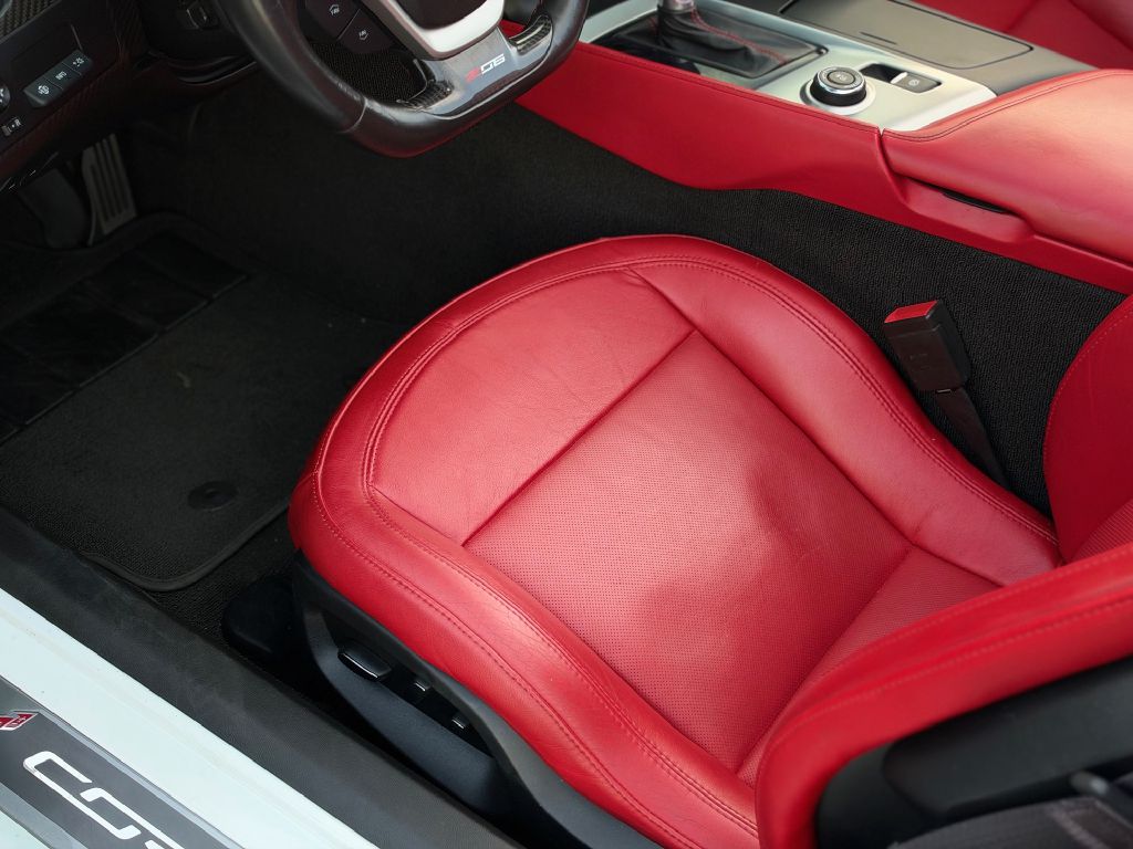 Photo 16 of this CHEVROLET CORVETTE