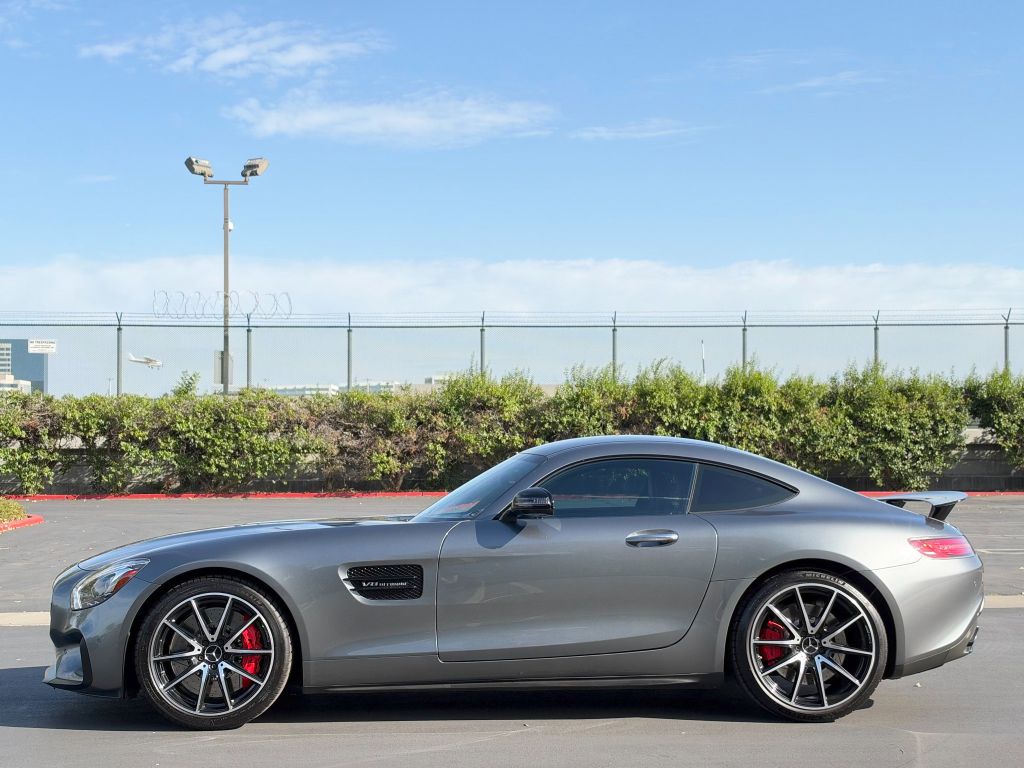 Photo 3 of this MERCEDES-BENZ AMG GT-S