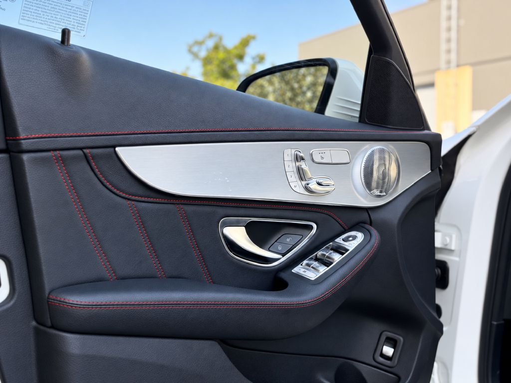 Photo 10 of this MERCEDES-BENZ C-CLASS