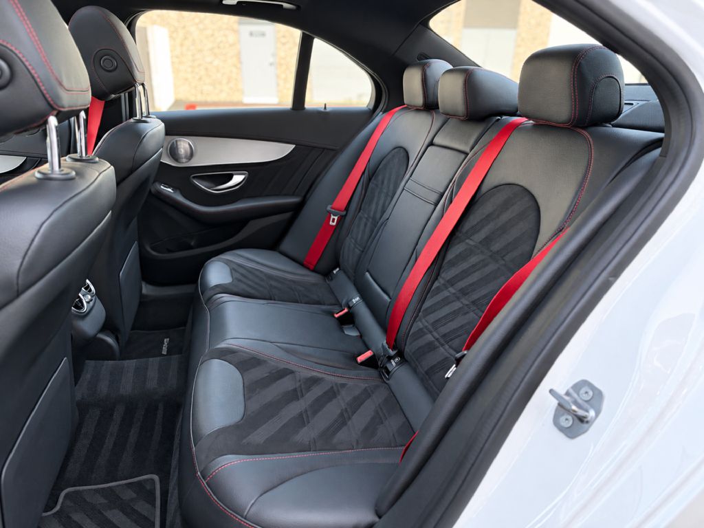 Photo 15 of this MERCEDES-BENZ C-CLASS