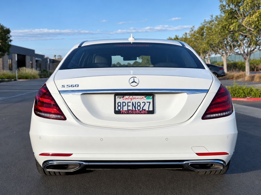 Photo 5 of this MERCEDES-BENZ S-CLASS