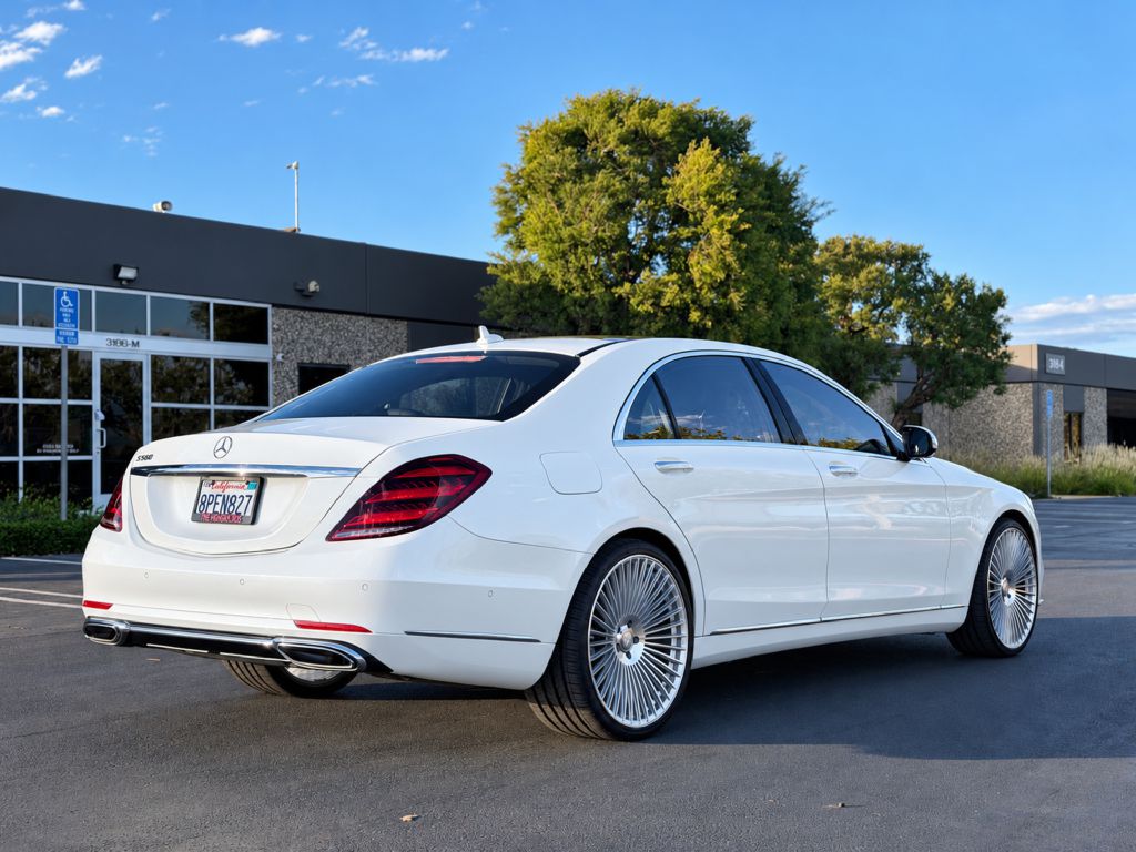 Photo 6 of this MERCEDES-BENZ S-CLASS