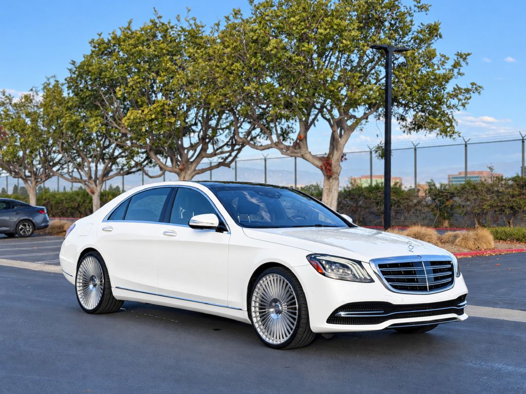 Photo 8 of this MERCEDES-BENZ S-CLASS