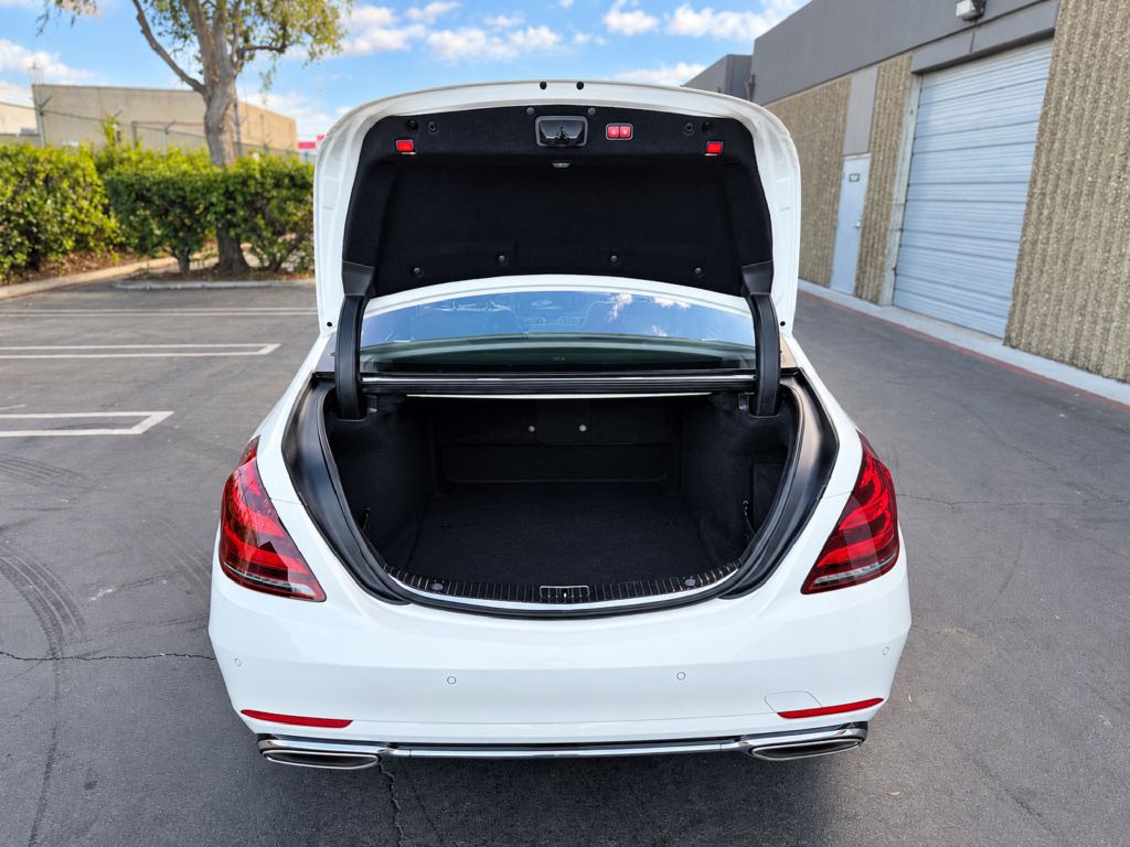 Photo 20 of this MERCEDES-BENZ S-CLASS