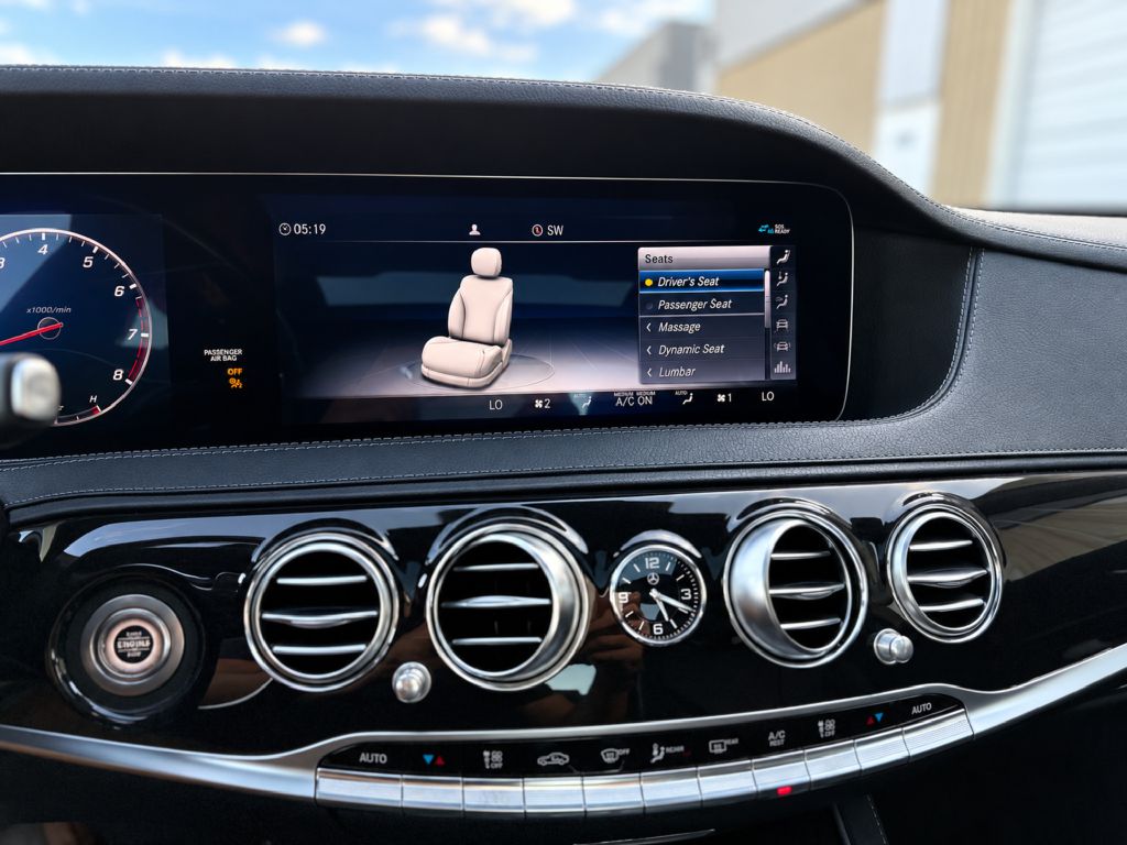 Photo 22 of this MERCEDES-BENZ S-CLASS