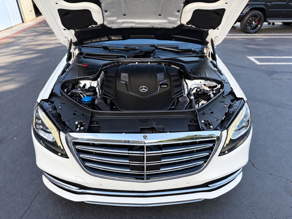 Photo 25 of this MERCEDES-BENZ S-CLASS