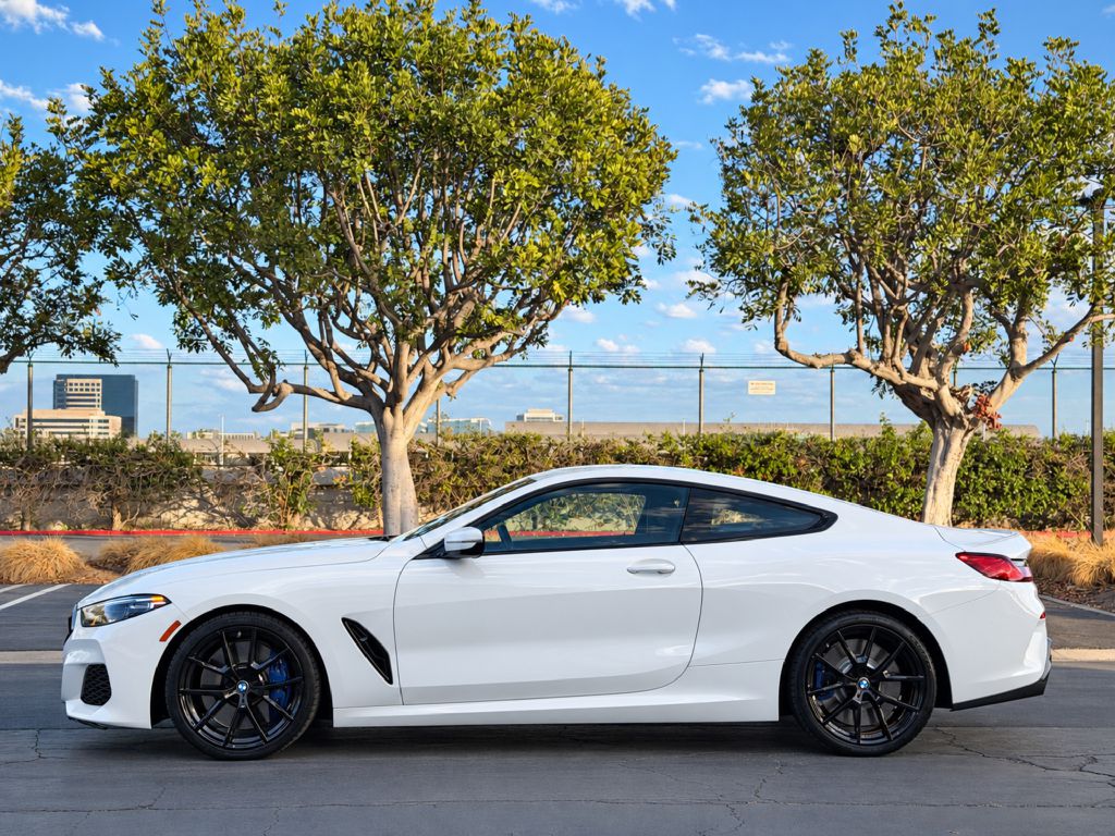 Photo 3 of this BMW M850XI