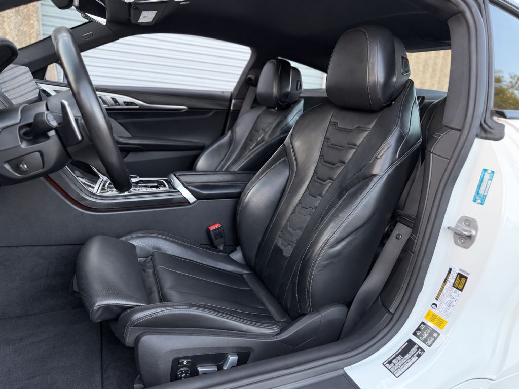 Photo 13 of this BMW M850XI
