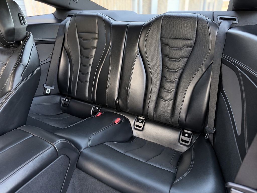 Photo 14 of this BMW M850XI
