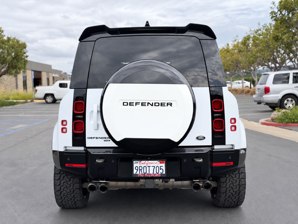 Photo 7 of this LAND ROVER DEFENDER