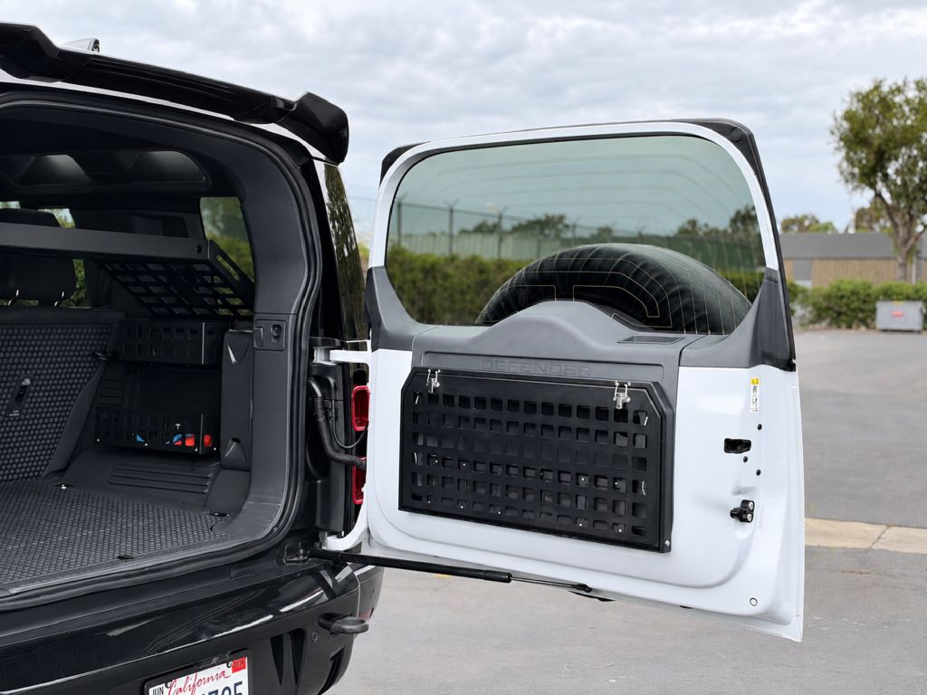 Photo 20 of this LAND ROVER DEFENDER