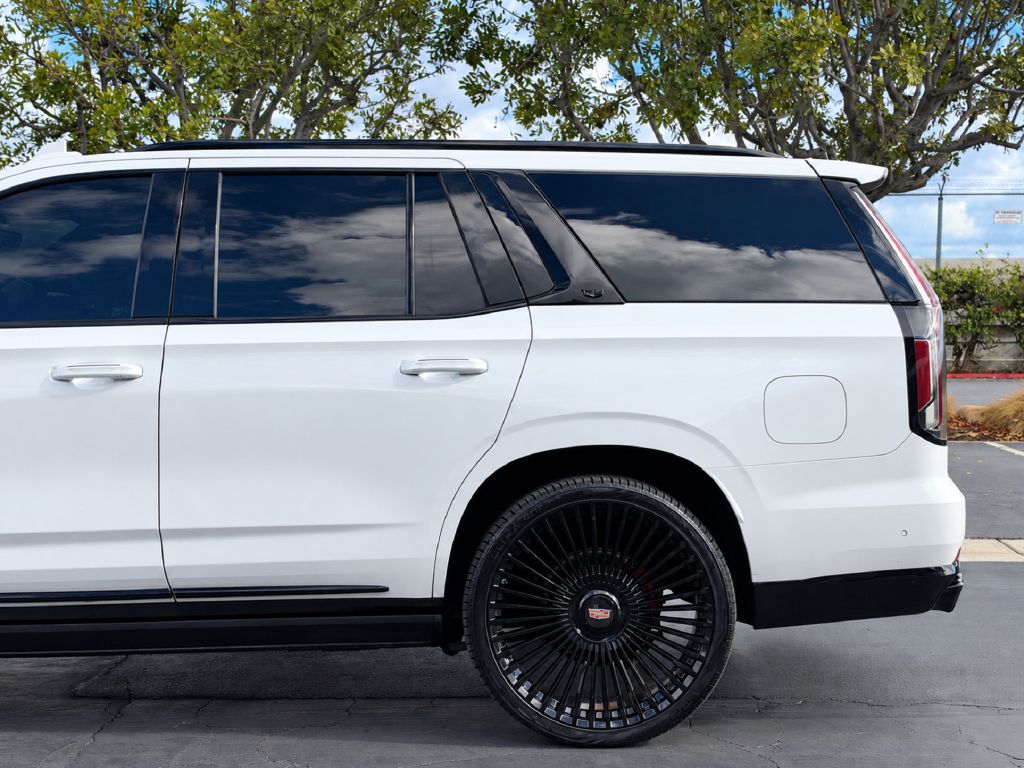 Photo 5 of this CADILLAC ESCALADE V